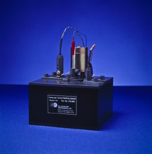 Fischioen model 110 electropolisher