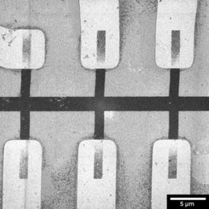 Graphene_on_Au_contacts_on_a_SiN_substrate_500eV_sbar_5um_E-T